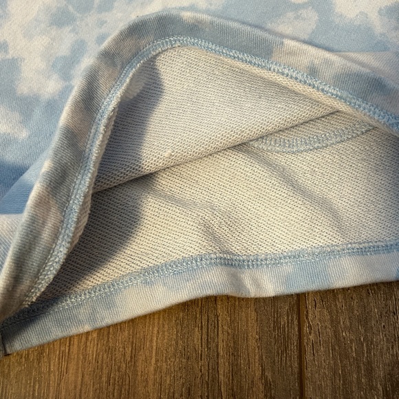 Champion tie dye blue and white shorts - Picture 7 of 7